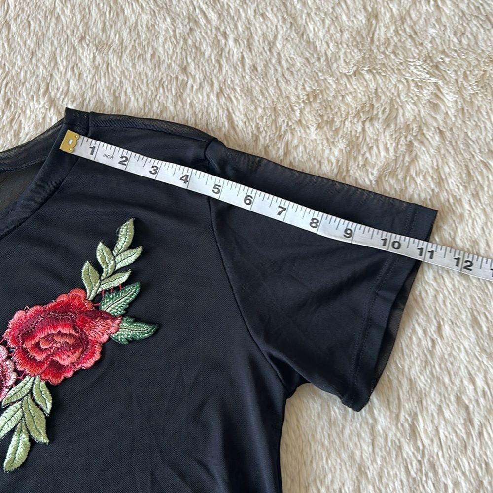 Black mesh rose embroidered shirt size small - Picture 15 of 16